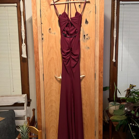 La Femme gown dark berry size 2 NWT - Picture 2 of 9